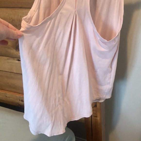 Lululemon tank - Picture 5 of 10